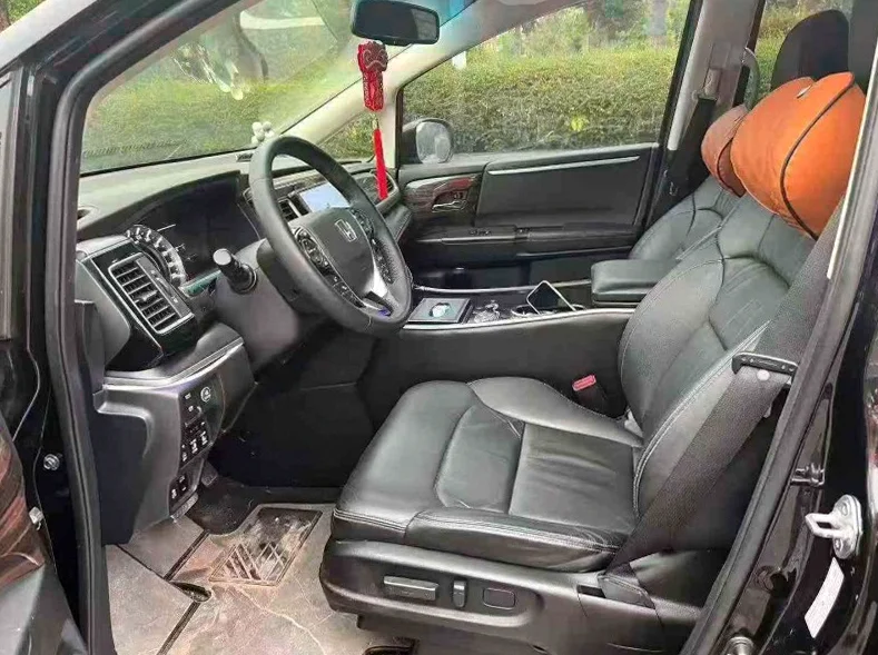 本田艾力绅 后面外观一