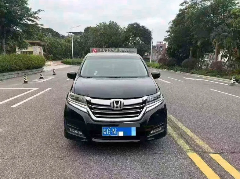 17年本田艾力绅2.4L豪华版