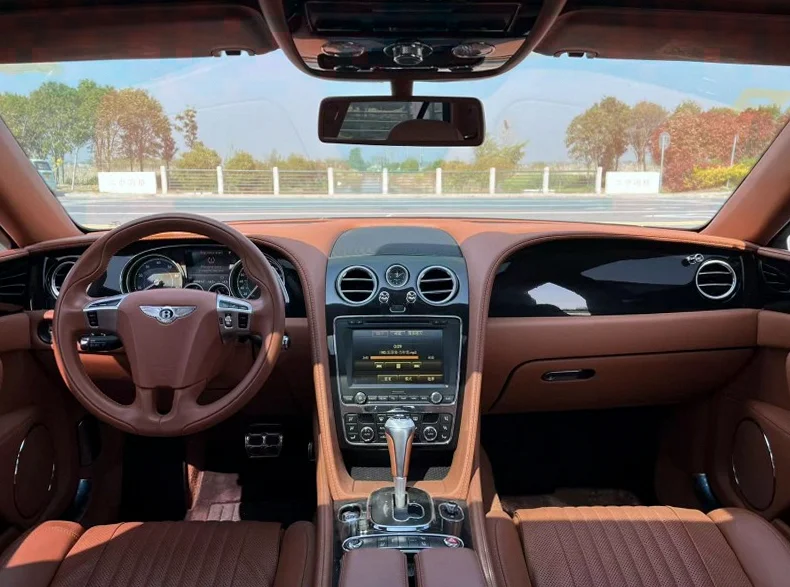 宾利飞驰 内饰前排