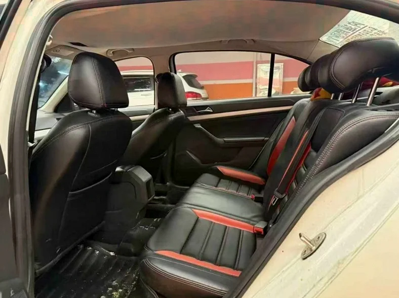 大众朗逸 后面外观二