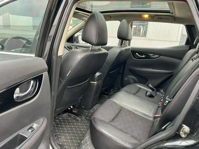 日产逍客 后面外观一