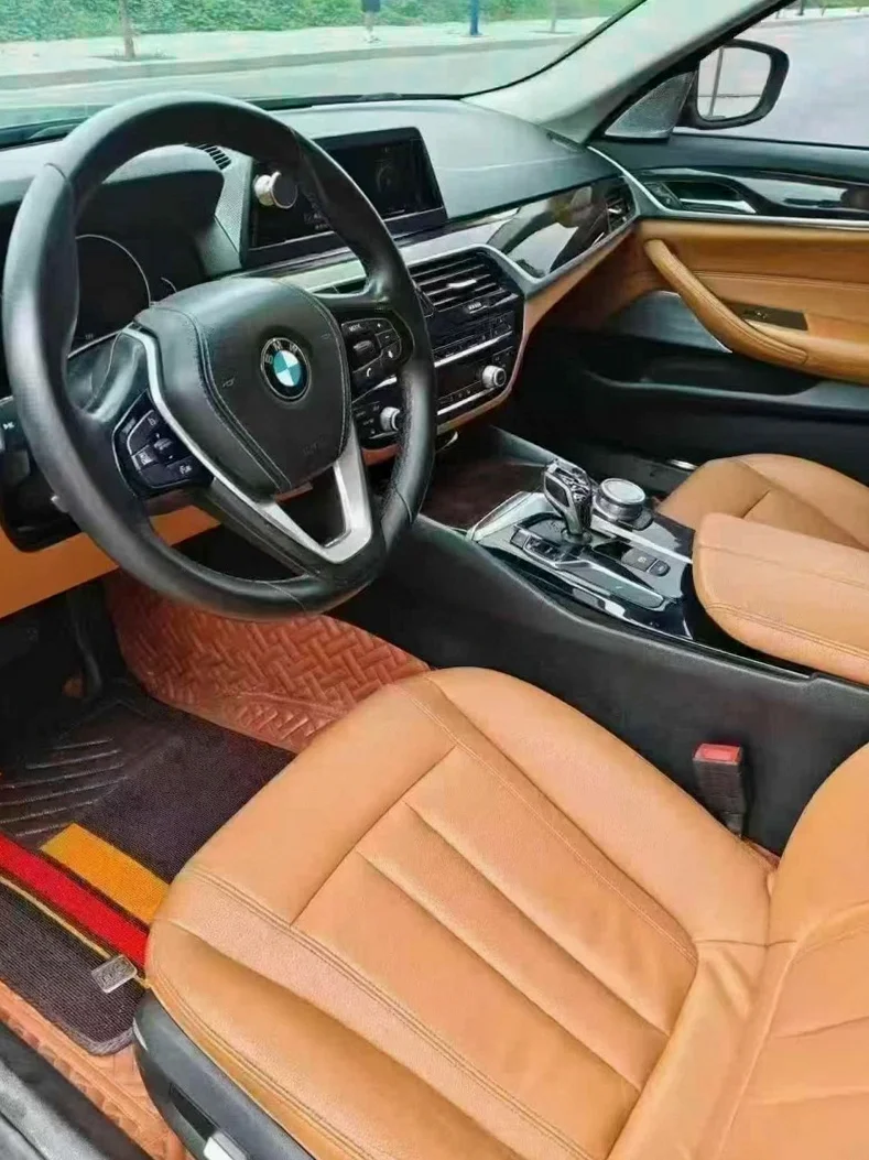 宝马5系 内饰后排