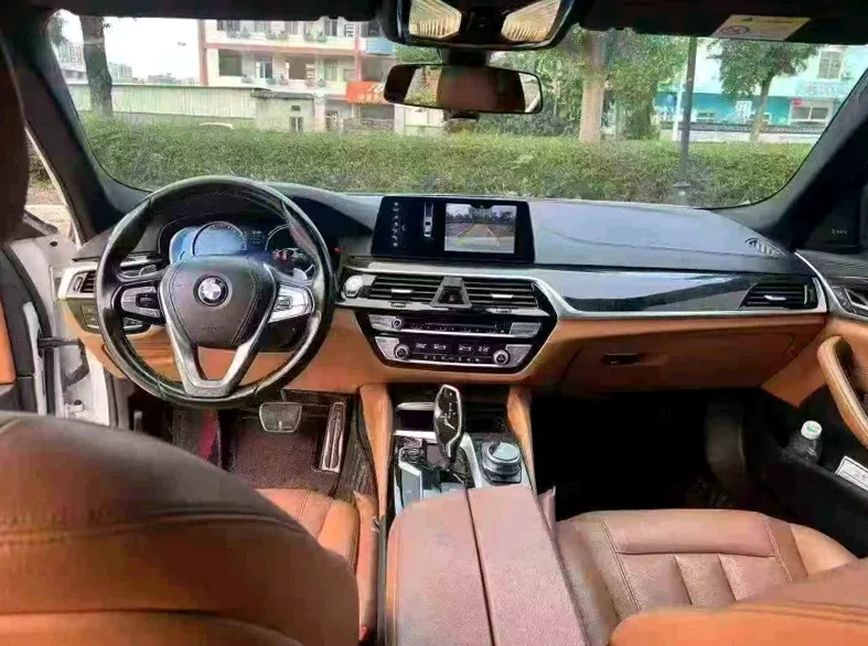 宝马5系 后面外观三