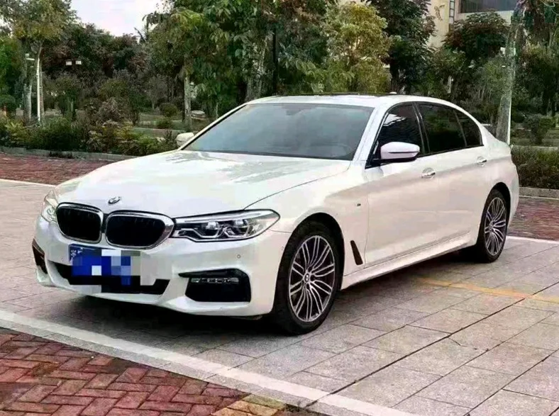 宝马5系 正面外观三