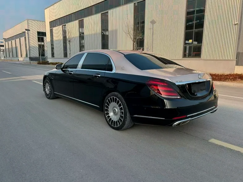 奔驰迈巴赫S级 内饰前排