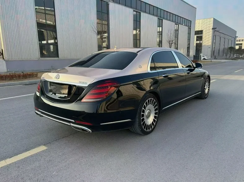 奔驰迈巴赫S级 内饰后排