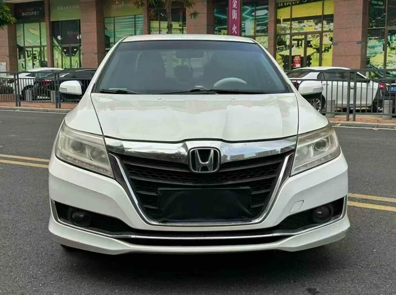 18年本田凌派1.8L自动真皮座椅