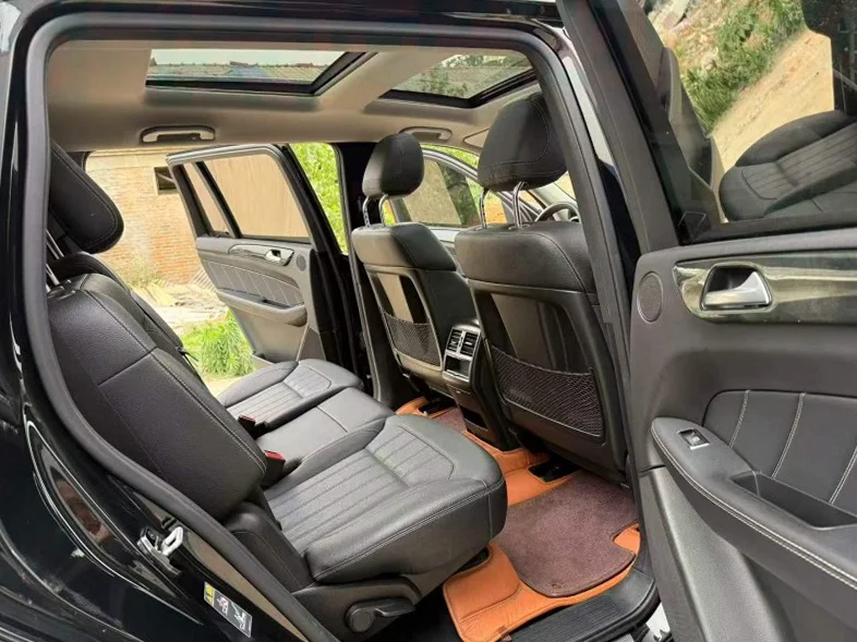 奔驰GLS 内饰前排