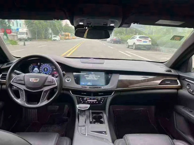 凯迪拉克CT6 后面外观一