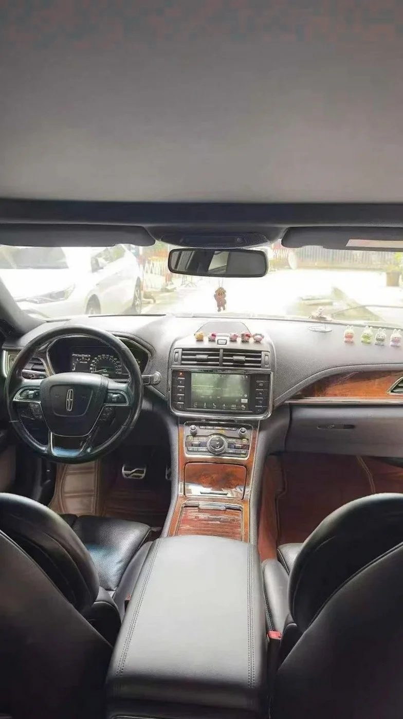 林肯大陆 后面外观二