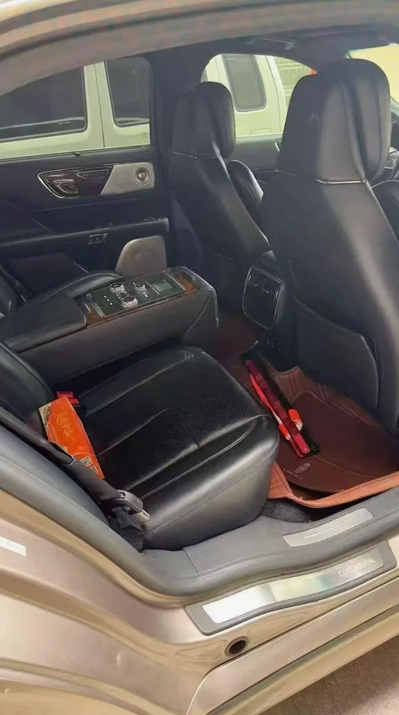 林肯大陆 后面外观一