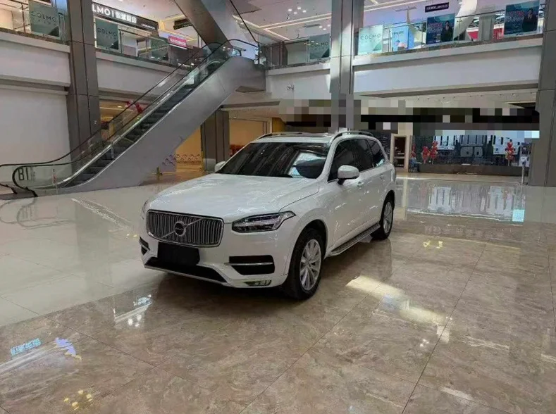 沃尔沃XC90 正面外观三