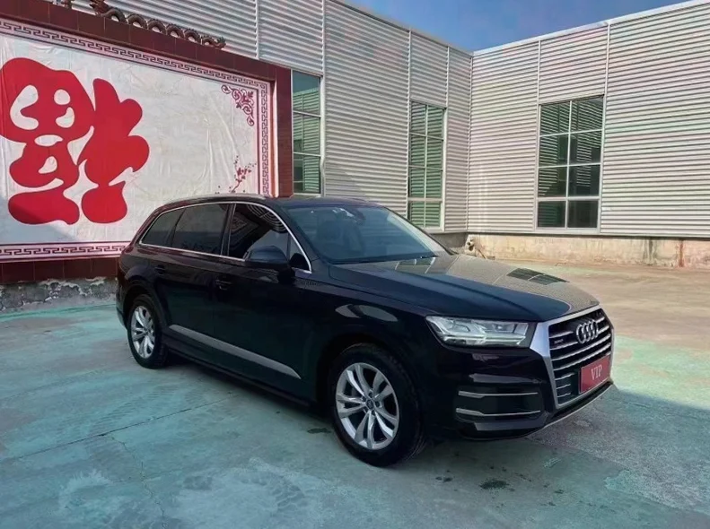 奥迪Q7 后面外观一