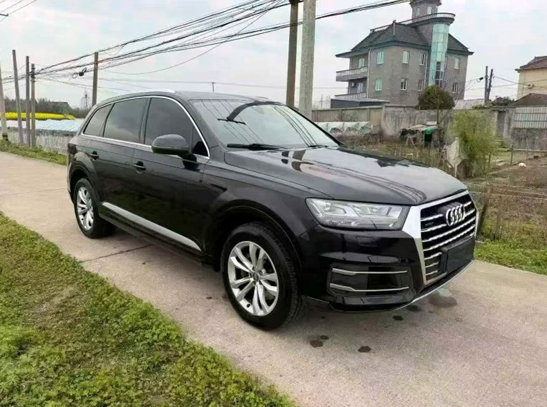 奥迪Q7 正面外观二