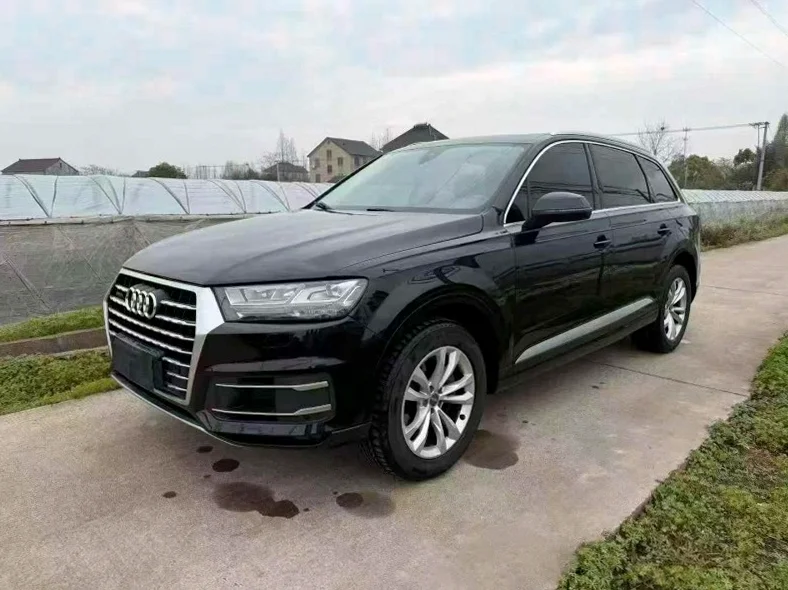 奥迪Q7 正面外观三