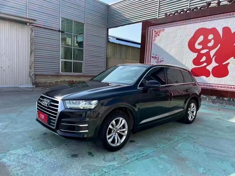 奥迪Q7 正面外观二