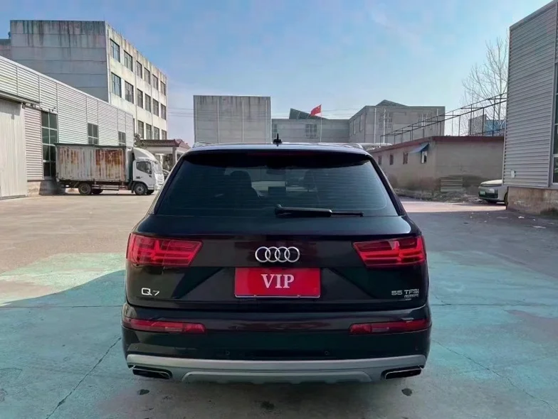 奥迪Q7 正面外观三