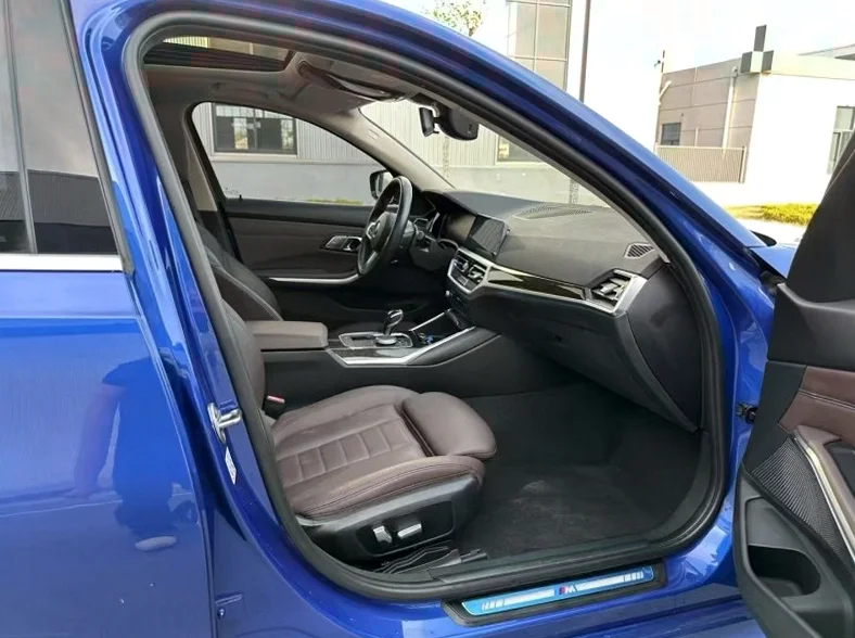 宝马3系 后面外观二