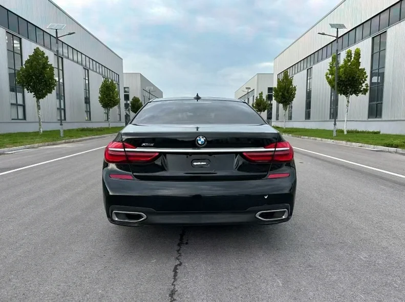 宝马7系 驾驶室