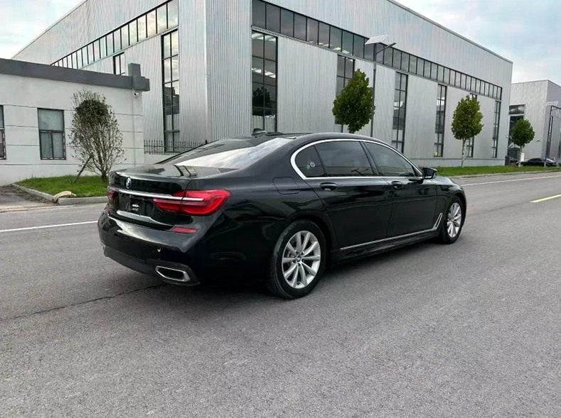 宝马7系 内饰后排