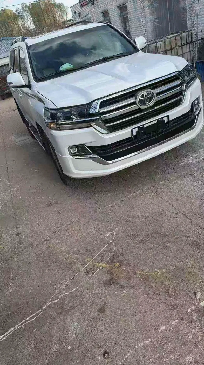 丰田兰德酷路泽 正面外观二