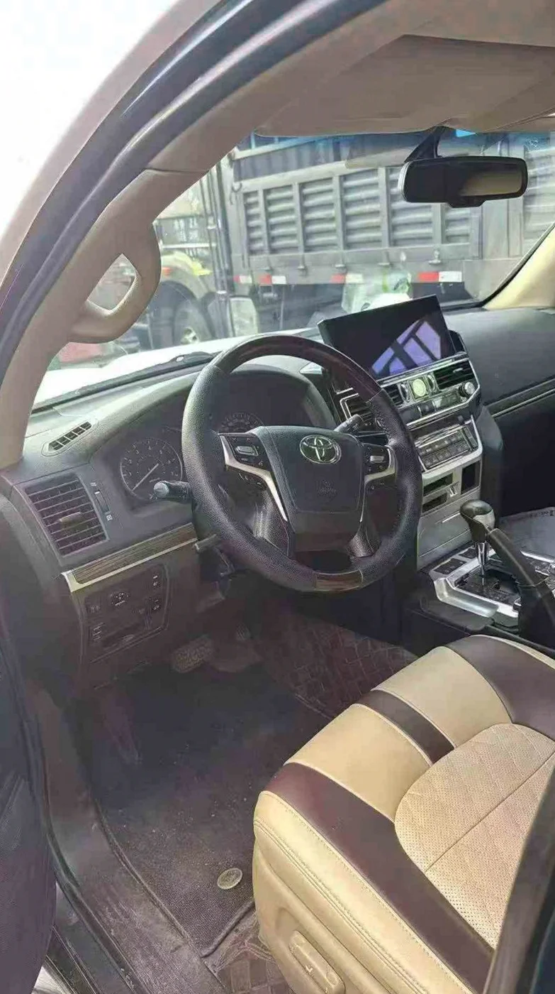 丰田兰德酷路泽 后面外观三