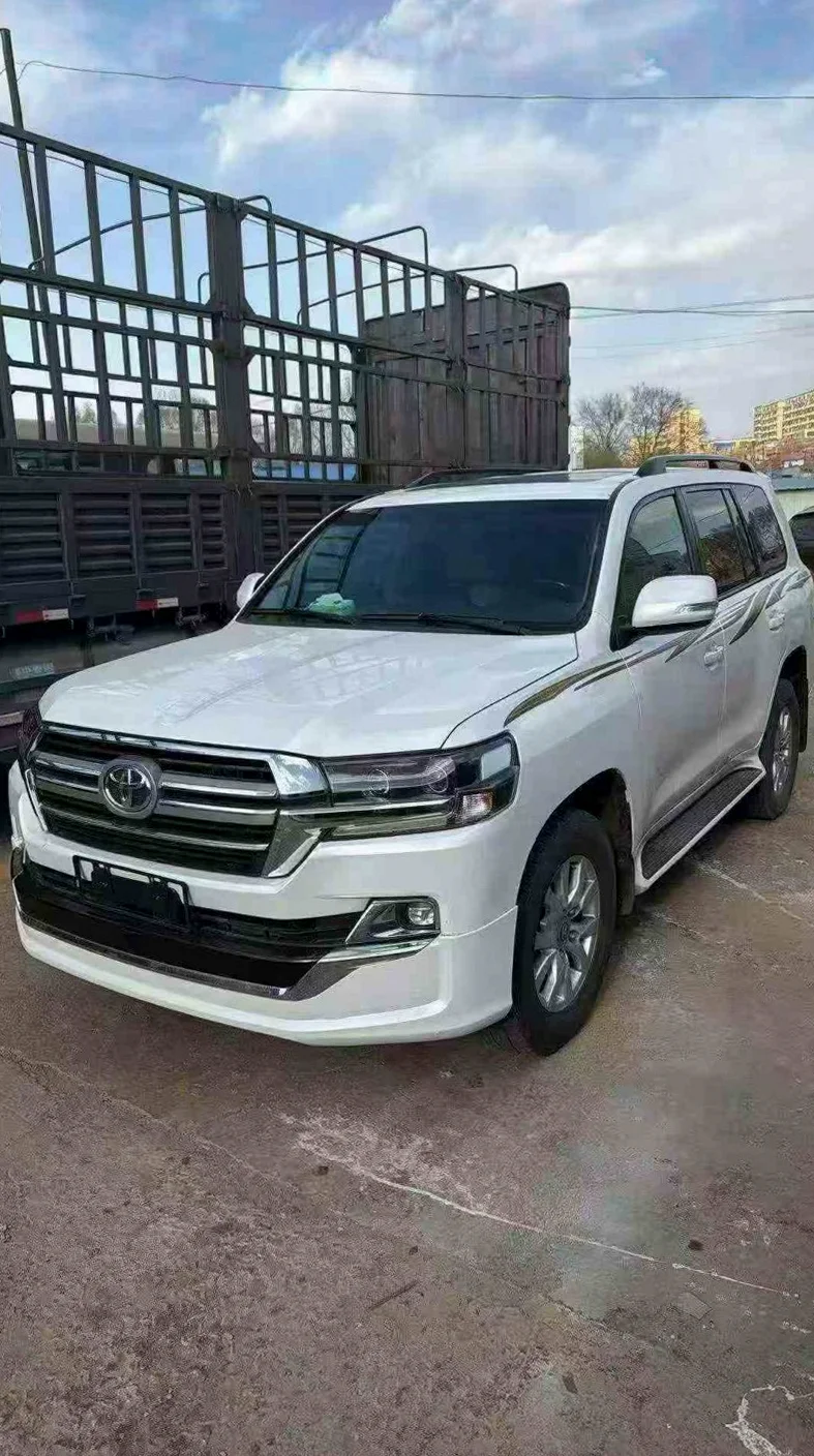 丰田兰德酷路泽 正面外观三