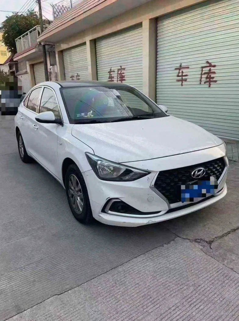现代悦动 正面外观二