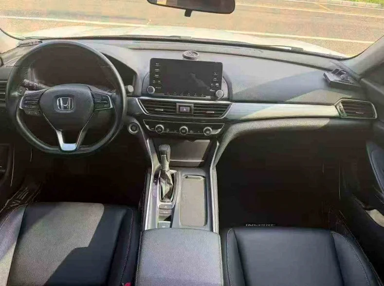 本田英诗派 后面外观一