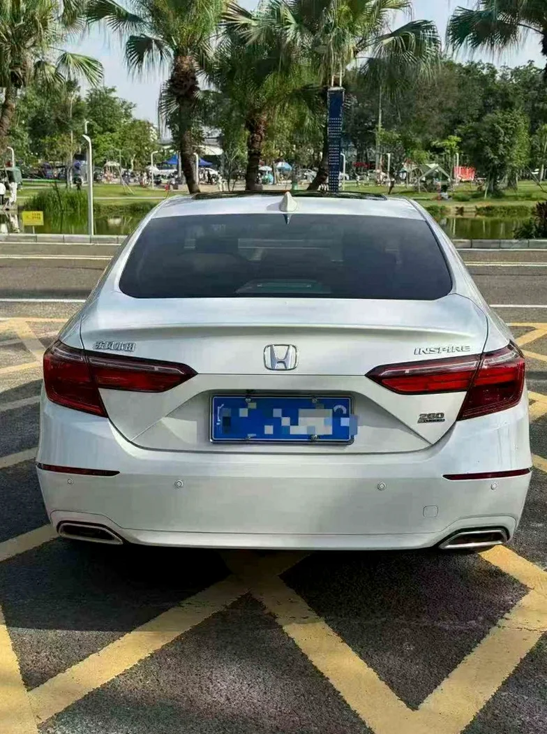 本田英诗派 内饰后排