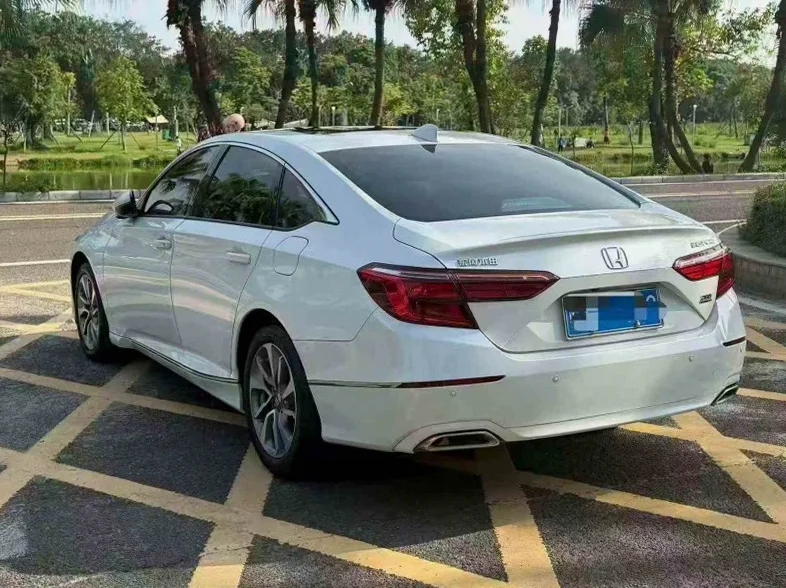 本田英诗派 内饰前排