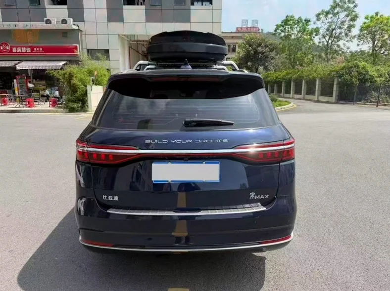 比亚迪宋 驾驶室