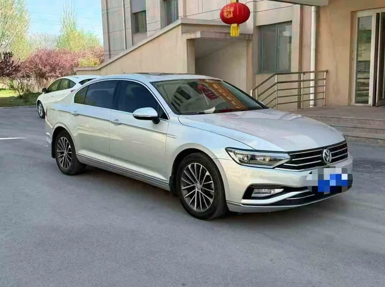 大众迈腾 正面外观三