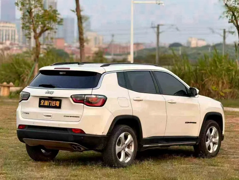 Jeep指南者 后面外观三