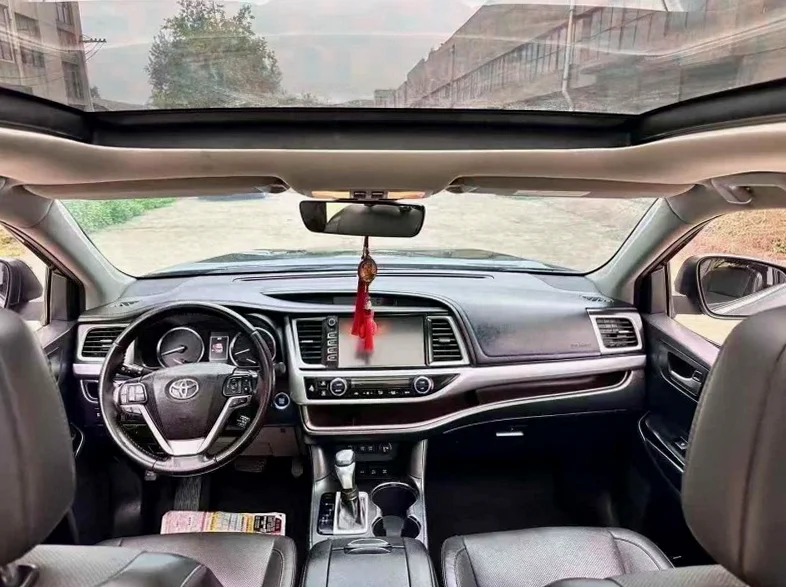 丰田汉兰达 正面外观三