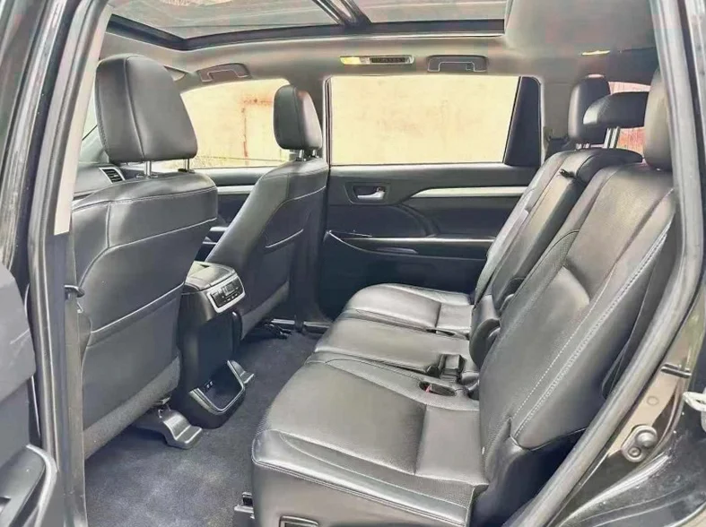 丰田汉兰达 后面外观一