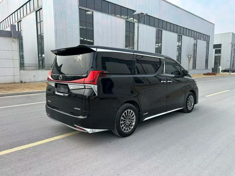 丰田威尔法 内饰后排