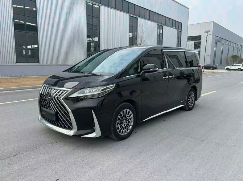 丰田威尔法 正面外观三