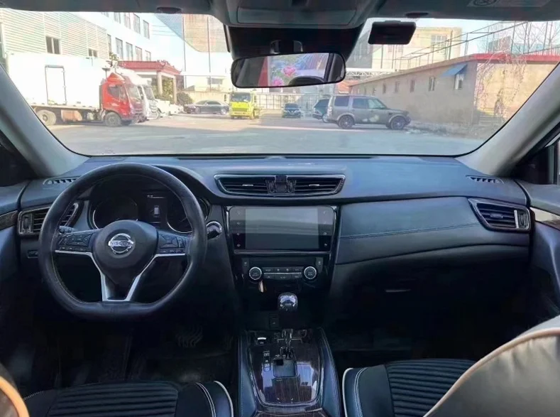 日产奇骏 内饰后排