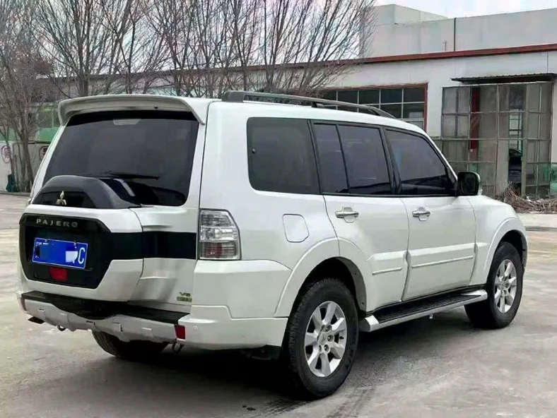 三菱帕杰罗 内饰前排