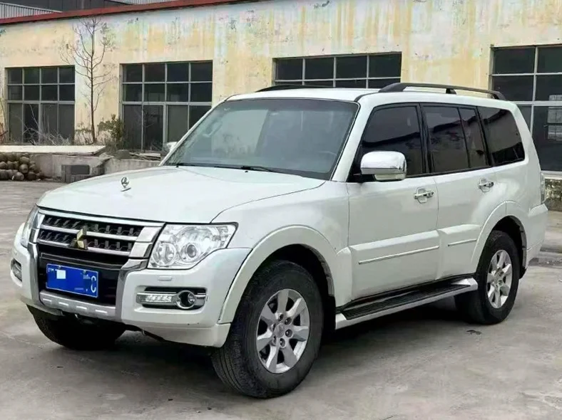 三菱帕杰罗 正面外观二