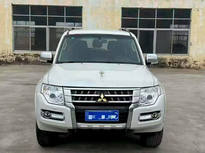 20年三菱帕杰罗V93 3.0四驱顶配