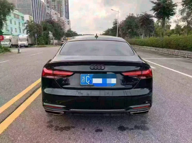 奥迪A7L 内饰后排