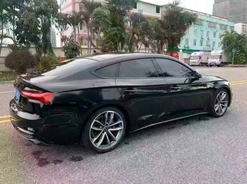 奥迪A7L 内饰前排