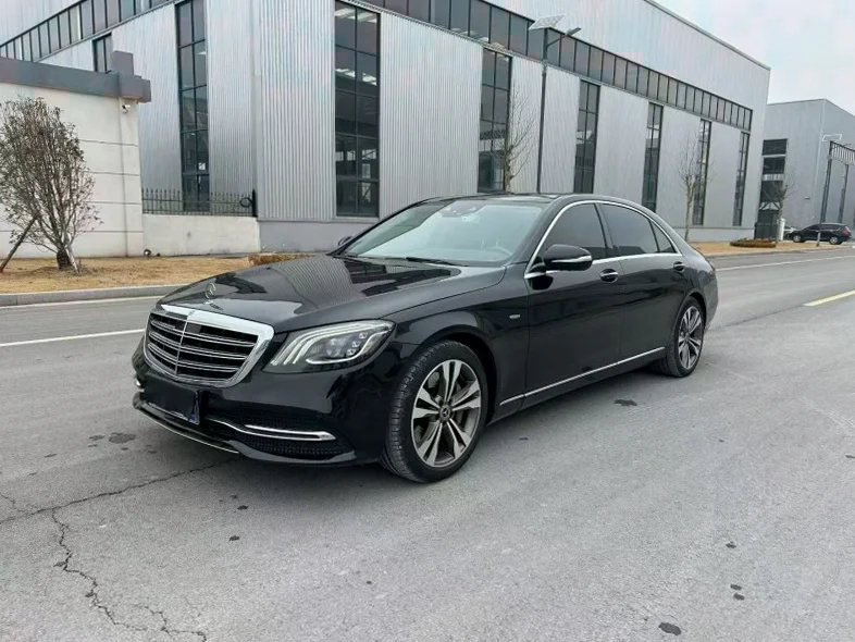 奔驰S 正面外观三