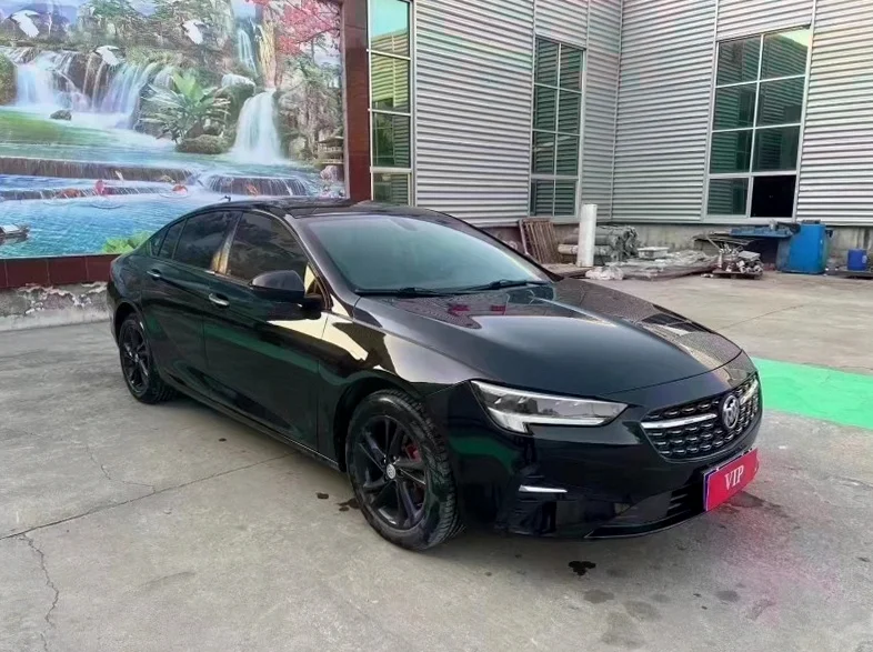 别克君威 后面外观一