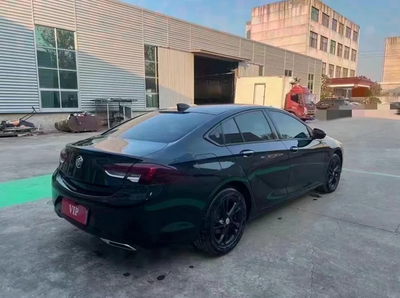 别克君威 内饰前排