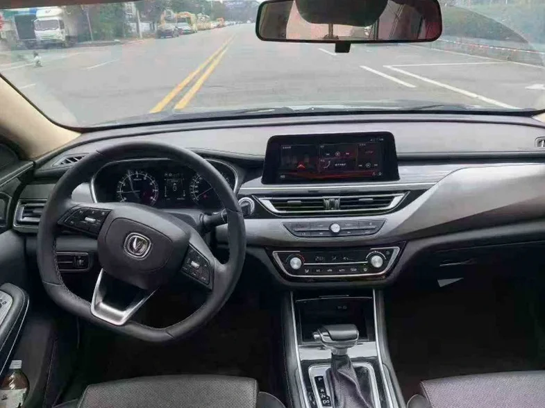 长安汽车锐程 后面外观二