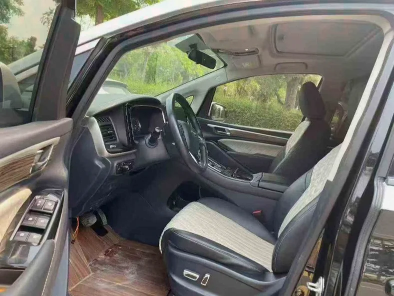 传祺M8 后面外观二