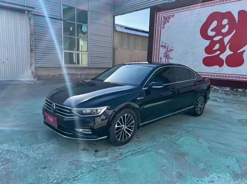 大众迈腾 正面外观二